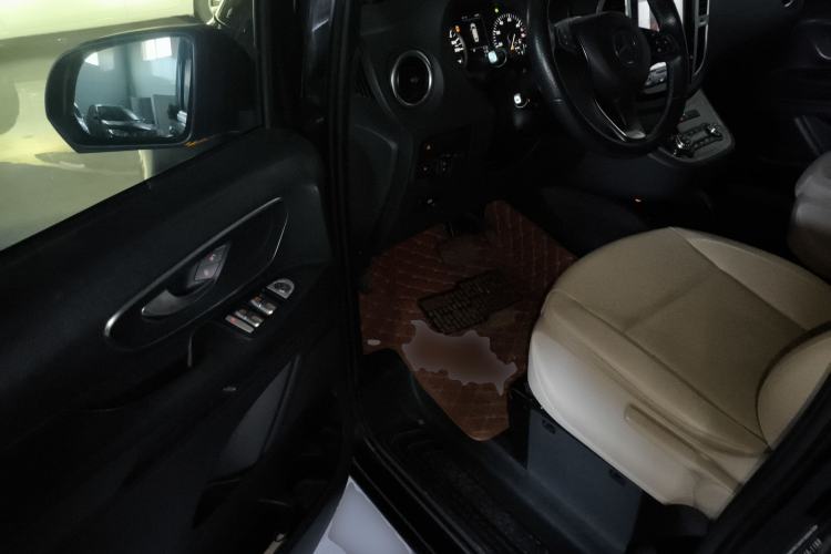 Used Mercedes-Benz Vito 2016 2.0T Business Edition Driver Seat