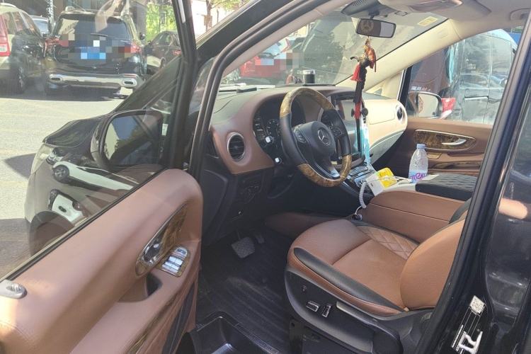 Used Mercedes-Benz Vito 2016 2.0T Elite Edition Driver Seat