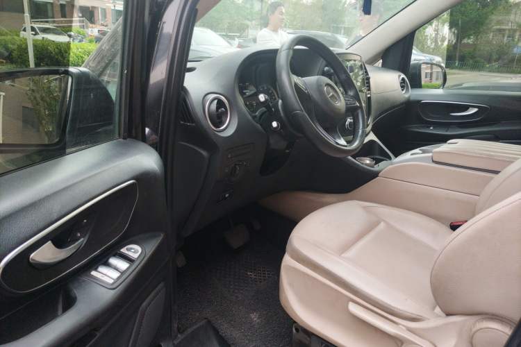 Used Mercedes-Benz Vito 2016 2.0T Business Edition Driver Seat