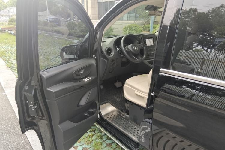Used Mercedes-Benz Vito 2016 2.0T Elite Edition Driver Seat