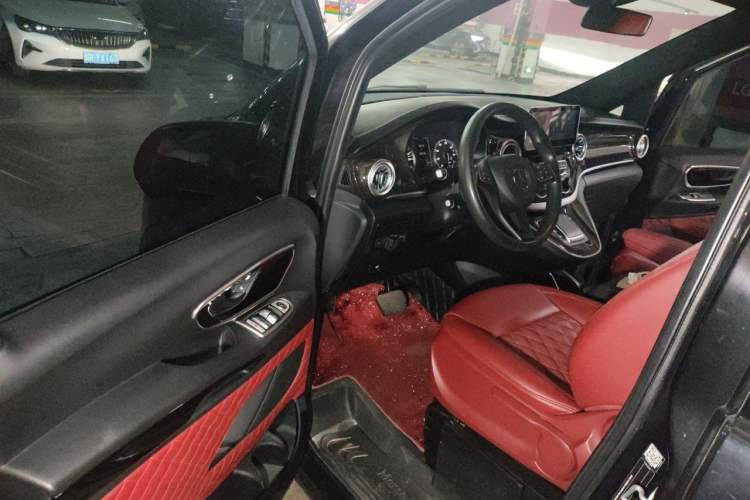 Used Mercedes-Benz Vito 2016 2.0T Elite Edition Driver Seat