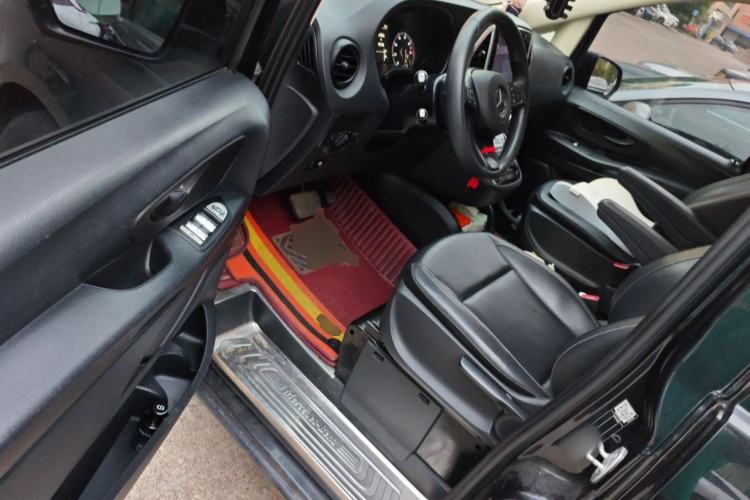 Used Mercedes-Benz Vito 2016 2.0T Elite Edition Driver Seat