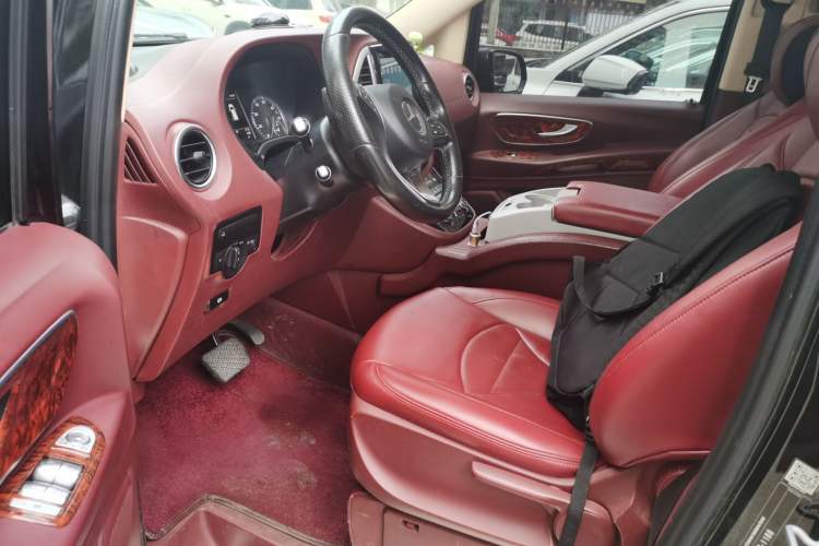 Used Mercedes-Benz Vito 2016 2.0T Elite Edition Driver Seat