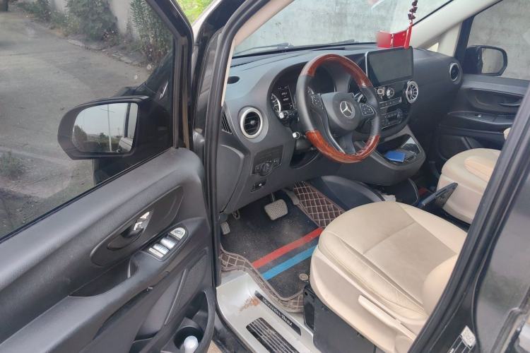 Used Mercedes-Benz Vito 2016 2.0T Elite Edition Driver Seat
