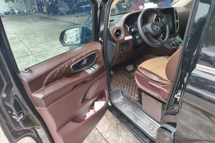 Used Mercedes-Benz Vito 2016 2.0T Elite Edition Driver Seat