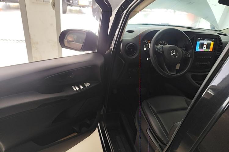 Used Mercedes-Benz Vito 2016 2.0T Elite Edition Driver Seat