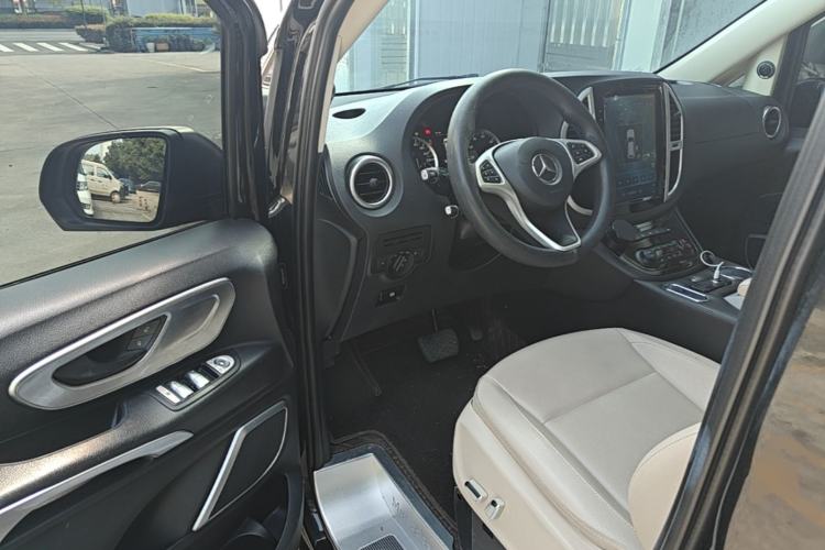 Used Mercedes-Benz Vito 2016 2.0T Elite Edition Driver Seat