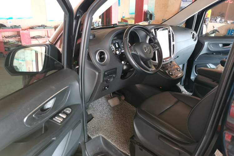 Used Mercedes-Benz Vito 2016 2.0T Business Edition Driver Seat