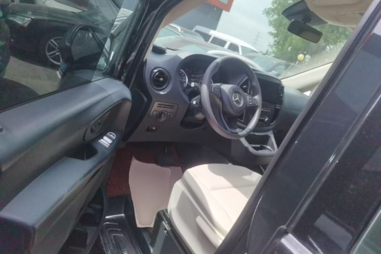 Used Mercedes-Benz Vito 2016 2.0T Elite Edition Driver Seat