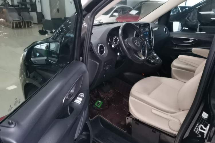 Used Mercedes-Benz Vito 2016 2.0T Business Edition Driver Seat