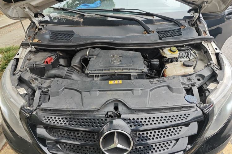 Used Mercedes-Benz Vito 2016 2.0T Elite Version 9-seater Engine Bay