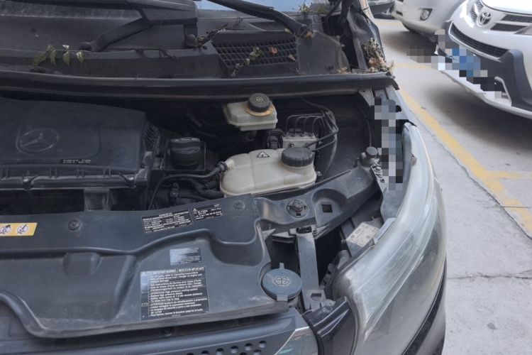 Used Mercedes-Benz Vito  Engine Bay Left