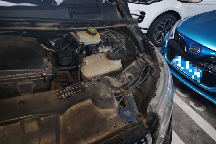 Used Mercedes-Benz Vito 2016 2.0T Elite Edition Engine Bay Left