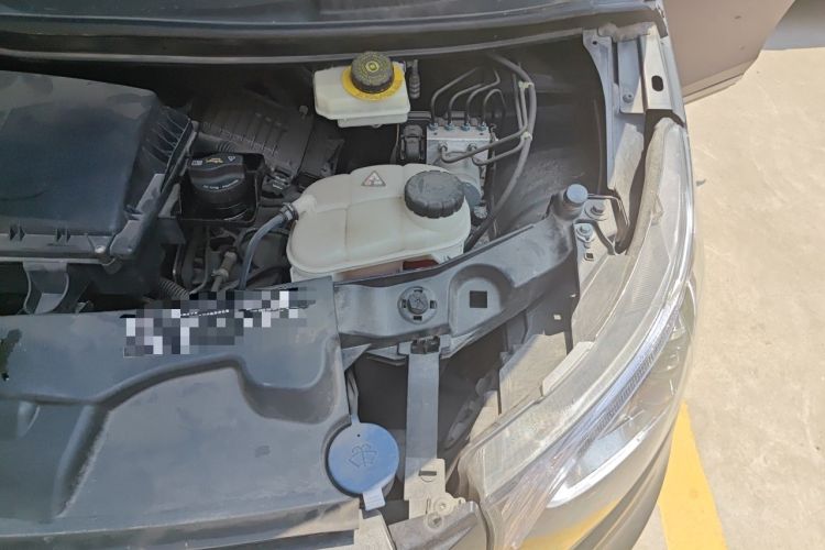 Used Mercedes-Benz Vito 2016 2.0T Elite Edition Engine Bay Left