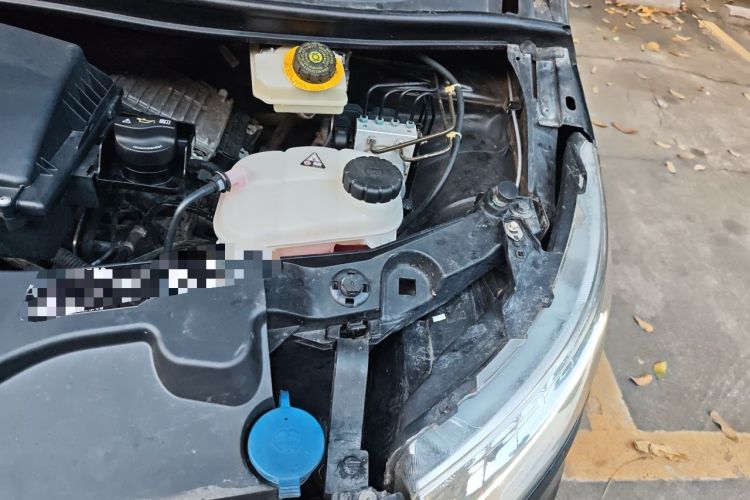 Used Mercedes-Benz Vito 2016 2.0T Elite Edition Engine Bay Left