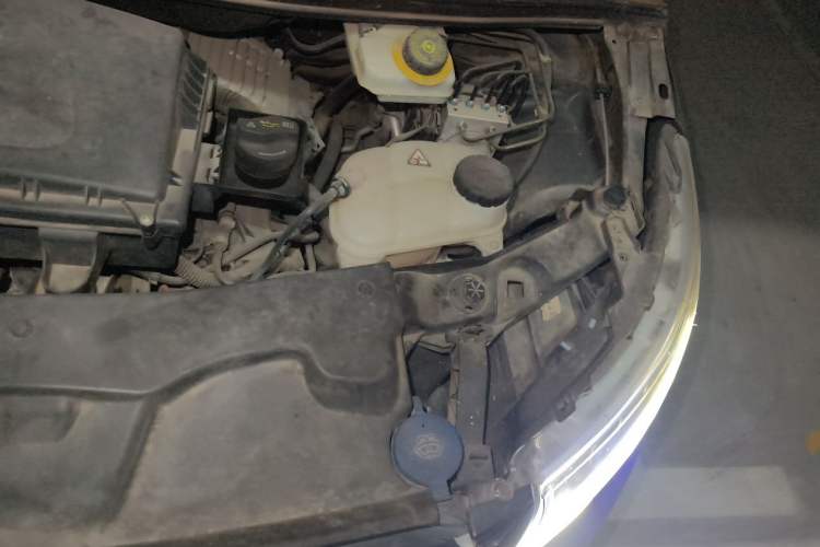 Used Mercedes-Benz Vito 2016 2.0T Business Edition Engine Bay Left