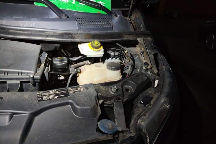 Used Mercedes-Benz Vito 2016 2.0T Business Edition Engine Bay Left