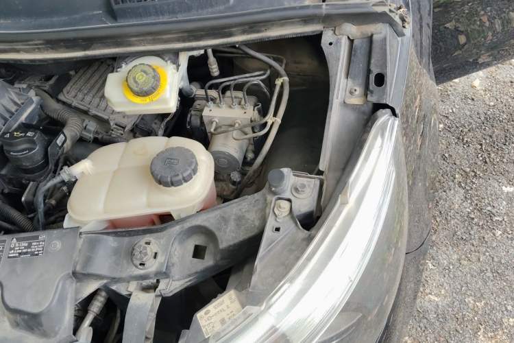 Used Mercedes-Benz Vito 2016 2.0T Elite Edition Engine Bay Left