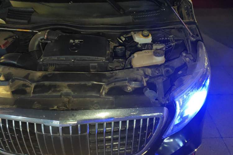 Used Mercedes-Benz Vito 2016 2.0T Business Edition Engine Bay Left