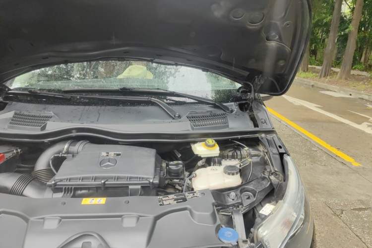 Used Mercedes-Benz Vito 2016 2.0T Elite Edition Engine Bay Left