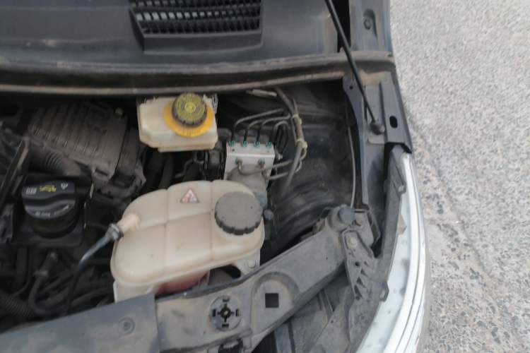Used Mercedes-Benz Vito 2016 2.0T Elite Edition Engine Bay Left