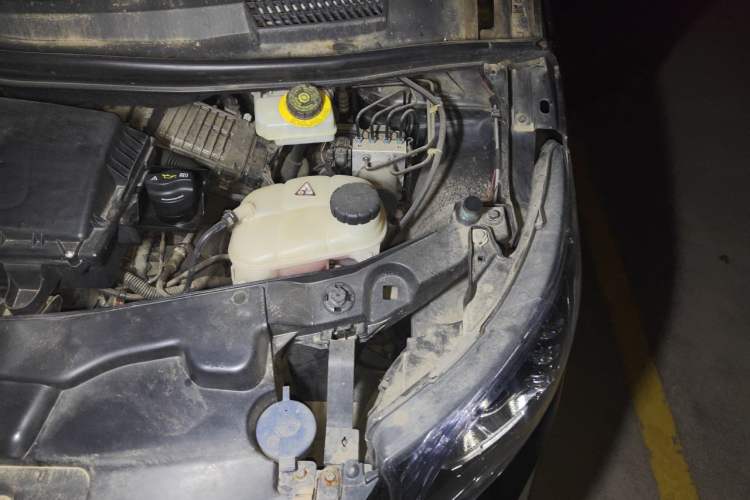 Used Mercedes-Benz Vito 2016 2.0T Business Edition Engine Bay Left