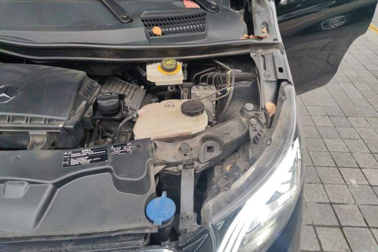 Used Mercedes-Benz Vito  Engine Bay Left