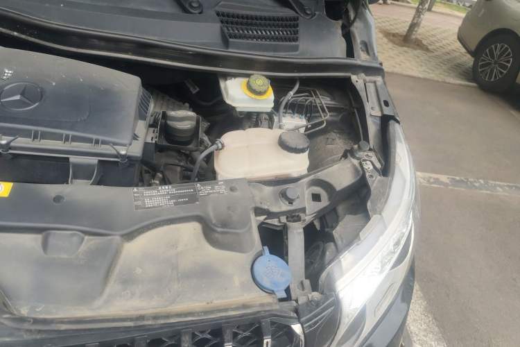 Used Mercedes-Benz Vito 2016 2.0T Elite Edition Engine Bay Left