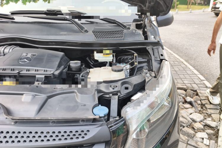Used Mercedes-Benz Vito 2016 2.0T Elite Edition Engine Bay Left