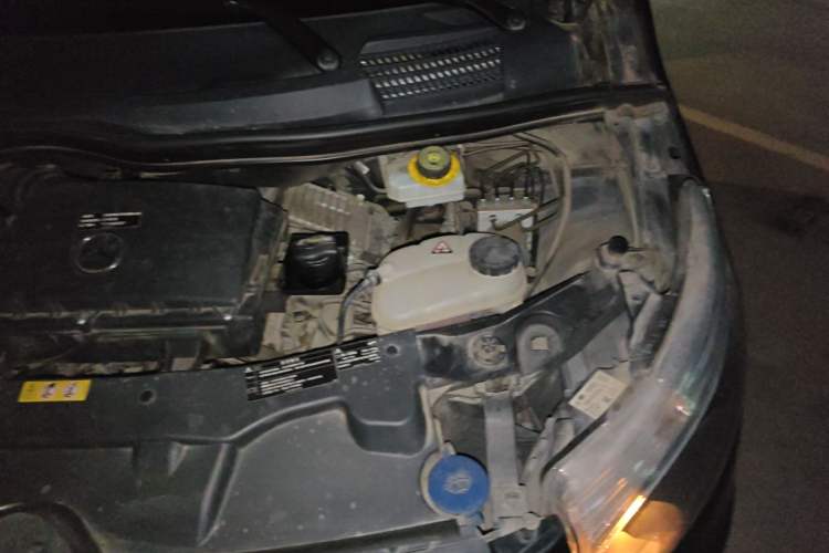 Used Mercedes-Benz Vito 2016 2.0T Business Edition Engine Bay Left