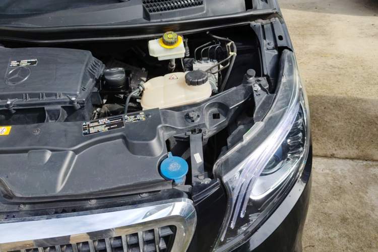 Used Mercedes-Benz Vito 2016 2.0T Business Edition Engine Bay Left