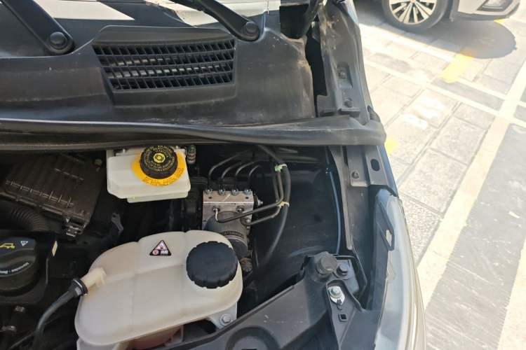 Used Mercedes-Benz Vito  Engine Bay Left
