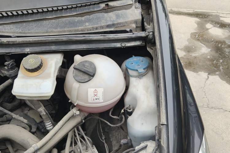 Used Mercedes-Benz Vito  Engine Bay Left