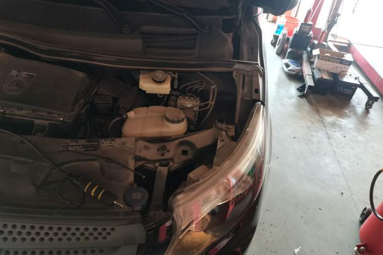 Used Mercedes-Benz Vito 2016 2.0T Business Edition Engine Bay Left