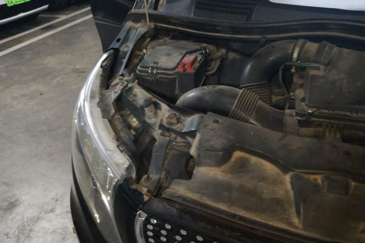 Used Mercedes-Benz Vito 2016 2.0T Elite Edition Engine Bay Right