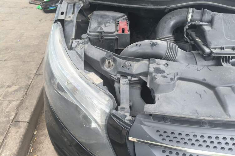Used Mercedes-Benz Vito 2016 2.0T Business Edition Engine Bay Right