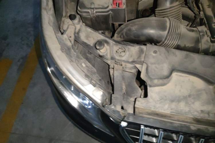 Used Mercedes-Benz Vito 2016 2.0T Business Edition Engine Bay Right