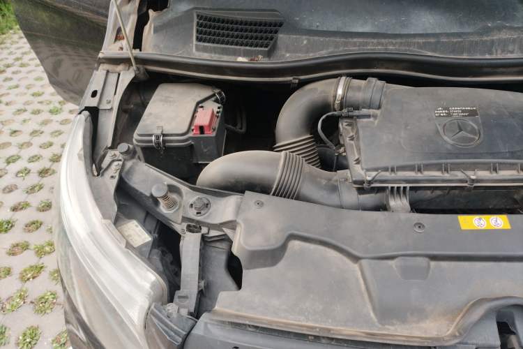 Used Mercedes-Benz Vito 2016 2.0T Business Edition Engine Bay Right