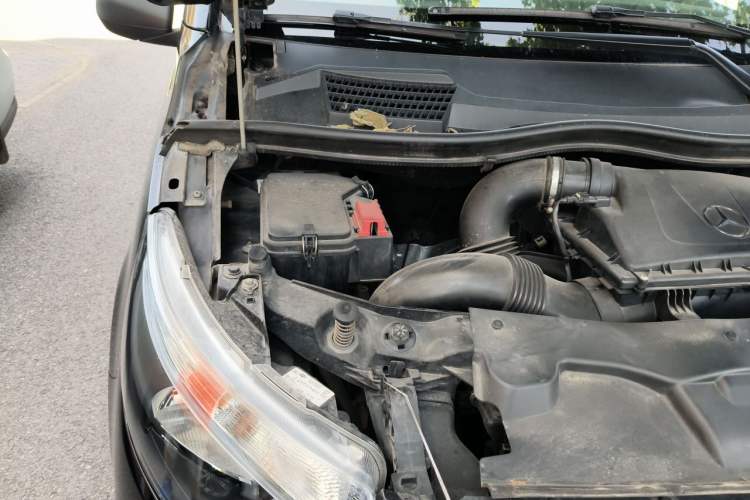 Used Mercedes-Benz Vito 2016 2.0T Business Edition Engine Bay Right