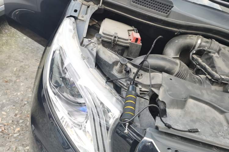 Used Mercedes-Benz Vito 2016 2.0T Elite Edition Engine Bay Right