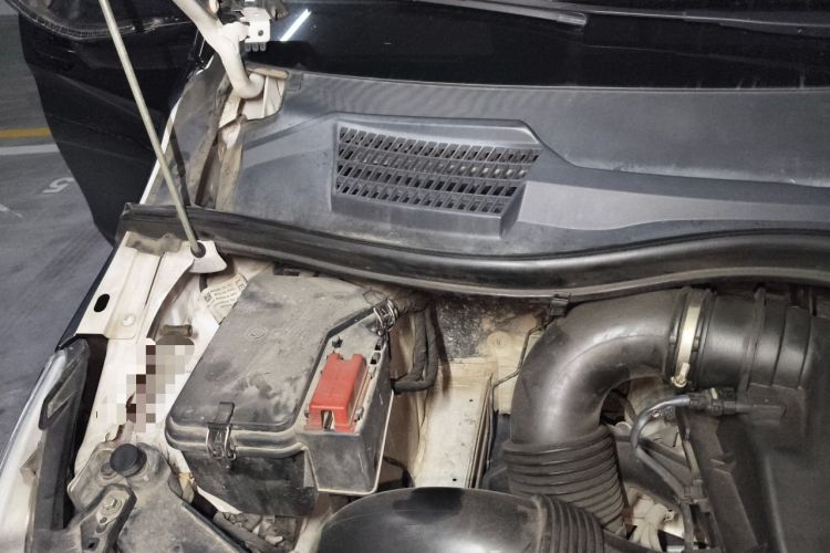 Used Mercedes-Benz Vito 2016 2.0T Business Edition Engine Bay Right