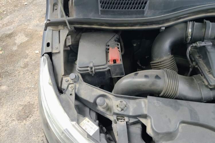 Used Mercedes-Benz Vito 2016 2.0T Elite Edition Engine Bay Right