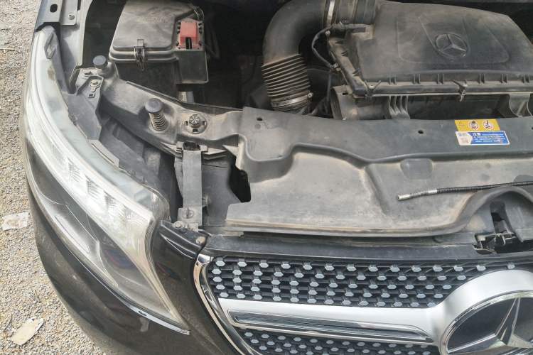 Used Mercedes-Benz Vito 2016 2.0T Business Edition Engine Bay Right