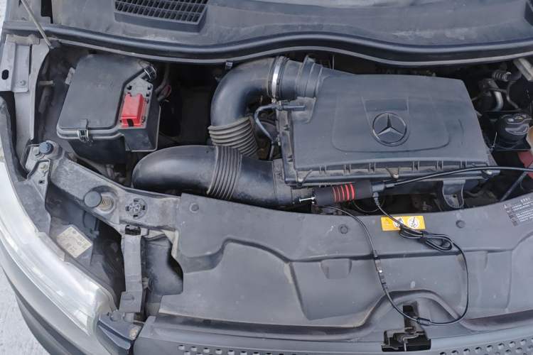 Used Mercedes-Benz Vito 2016 2.0T Elite Version 9-seater Engine Bay Right