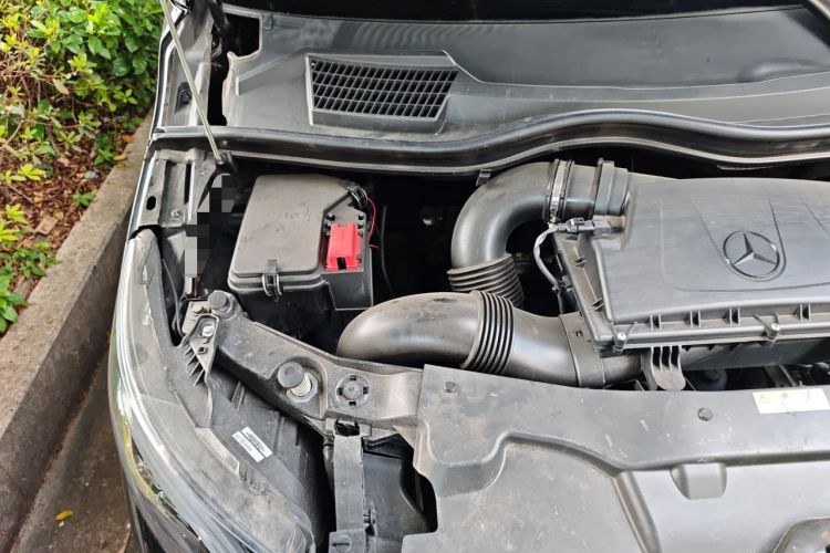 Used Mercedes-Benz Vito 2016 2.0T Business Edition Engine Bay Right