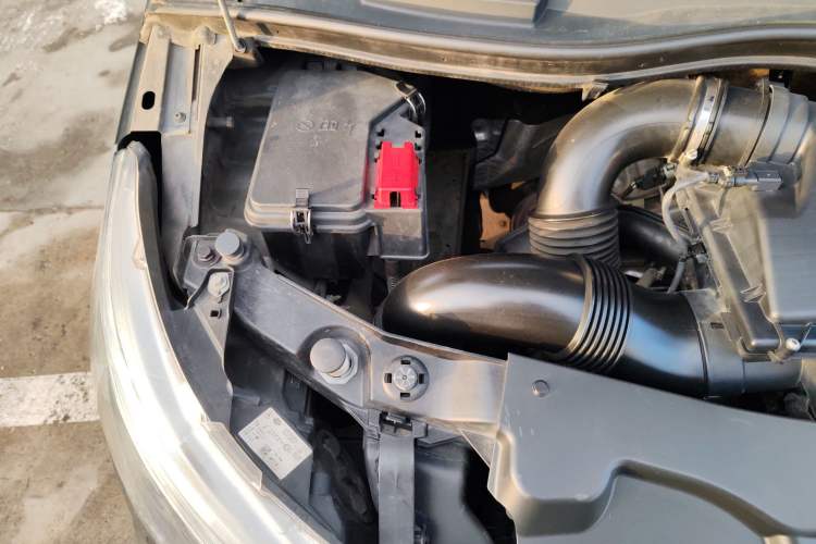 Used Mercedes-Benz Vito 2016 2.0T Business Edition Engine Bay Right