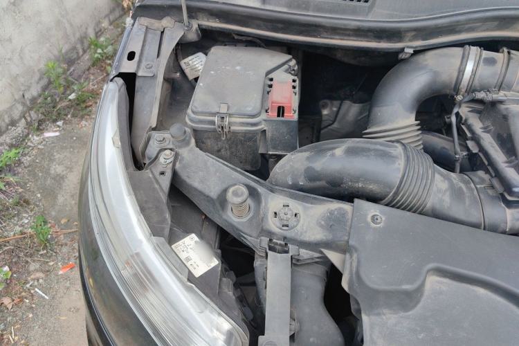 Used Mercedes-Benz Vito 2016 2.0T Elite Edition Engine Bay Right