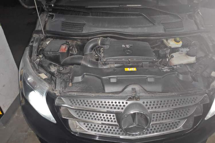 Used Mercedes-Benz Vito 2016 2.0T Elite Edition Engine Bay Right
