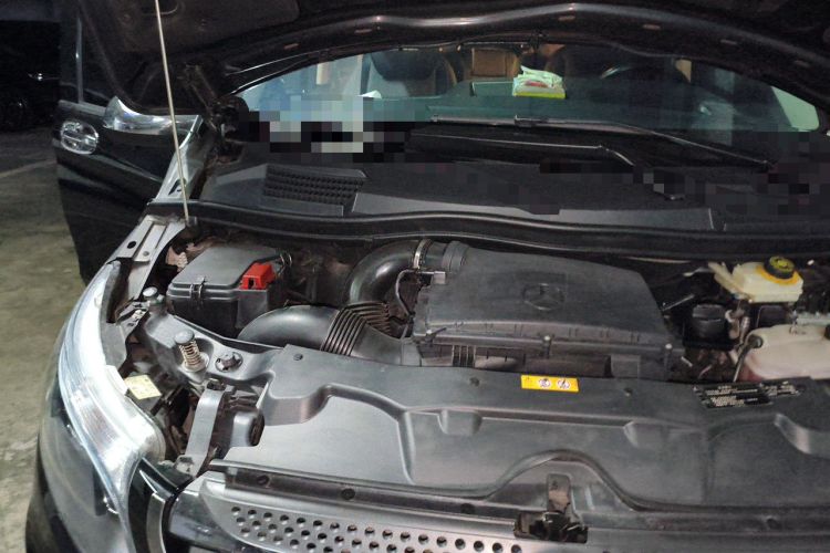 Used Mercedes-Benz Vito 2016 2.0T Business Edition Engine Bay Right