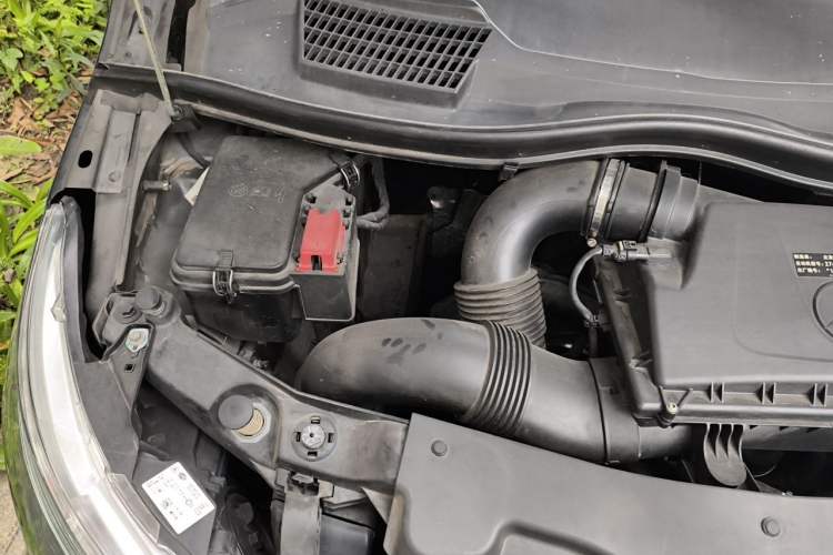 Used Mercedes-Benz Vito 2016 2.0T Business Edition Engine Bay Right
